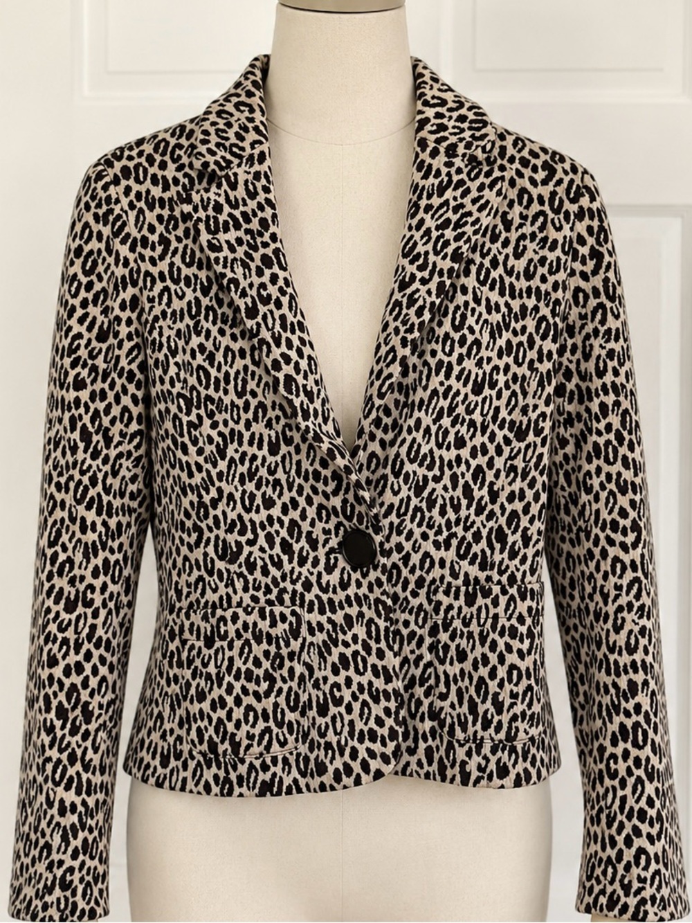Spiegel Leopard Print Blazer in Beige and Black